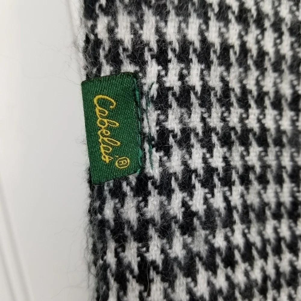Cabela's Scarf Houndstooth Black White Twisted Fringe Soft Feel 12x60